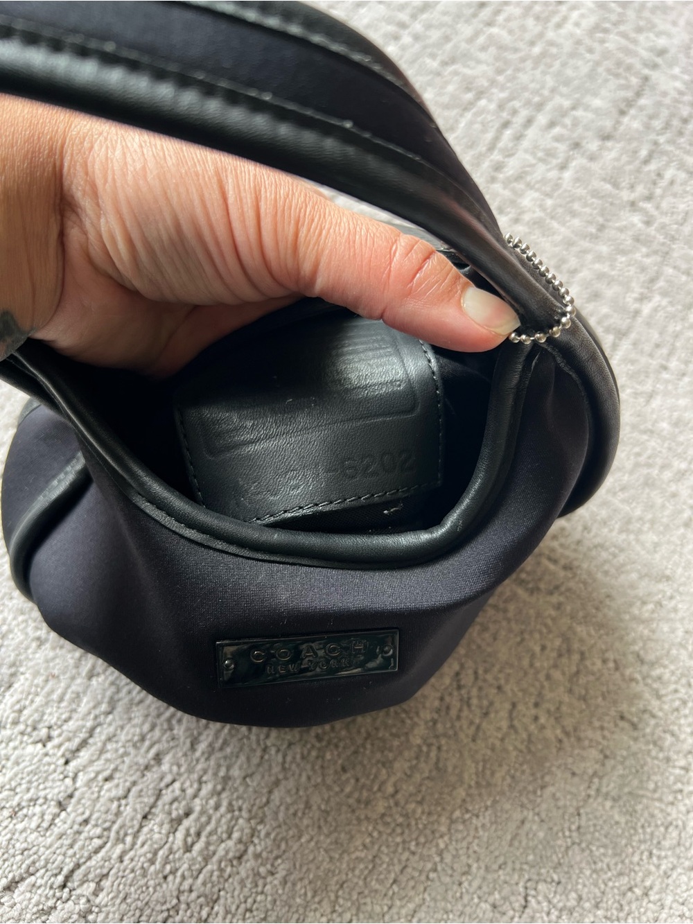 Coach Vintage #6202 Mini Ergo Black Neoprene Bag (1998) - Picture 16 of 16